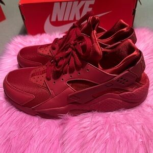 Nike Air Huarache Triple Red Sneakers
